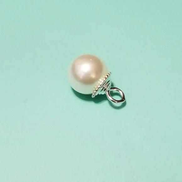 New (Nicked) Origami Owl Pearl Tag - Picture 5 of 5